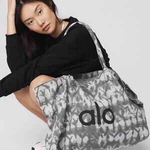 ALO Yoga Bag Men's and Women's Large Capacity Outdoor Fitness Sports Bag